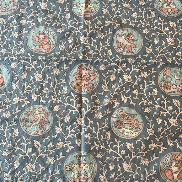 NWT Custom Chinoiserie Napkins & Tablecloth - Picture 2 of 6